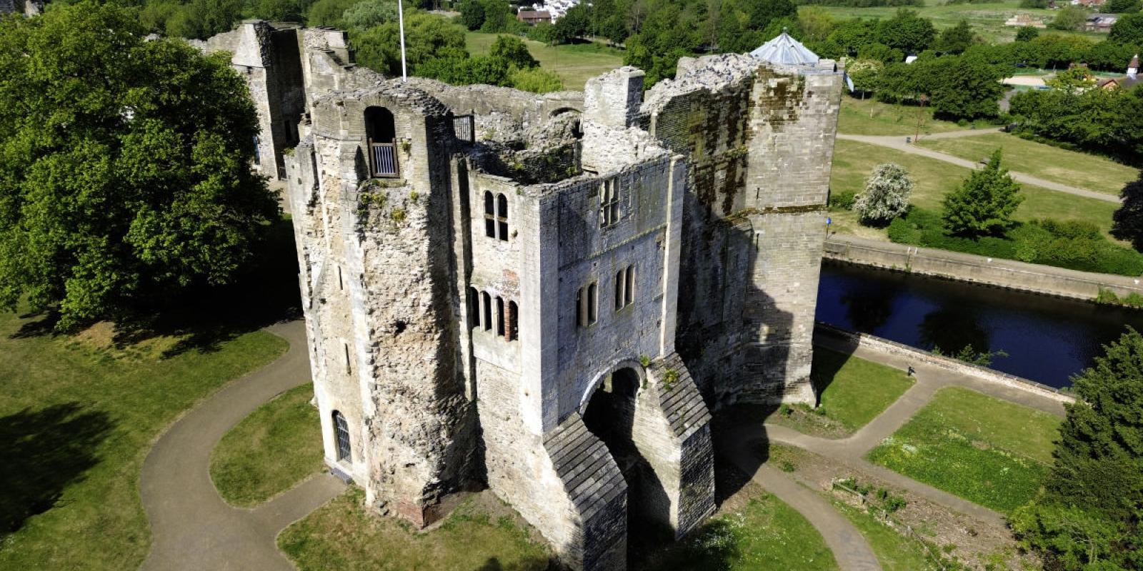 Newark Castle Gatehouse